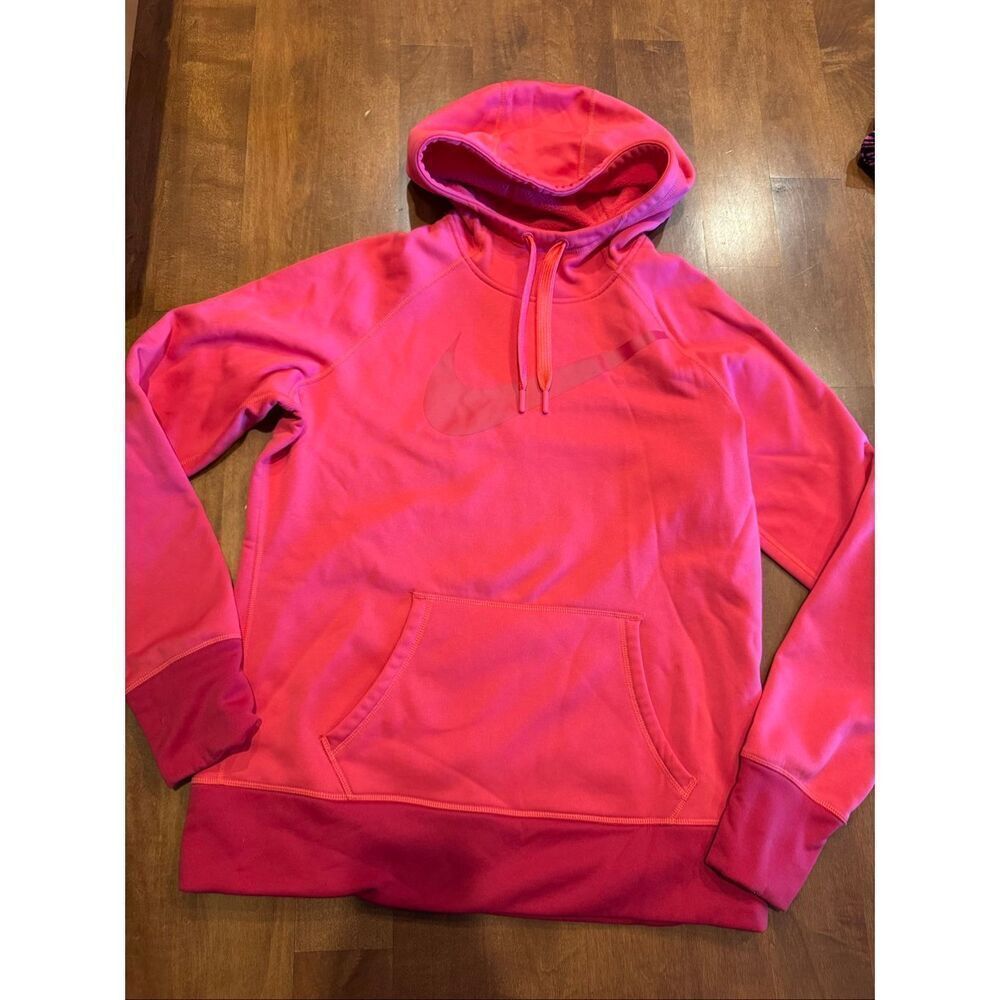 Woman’s Nike Therma fit size L